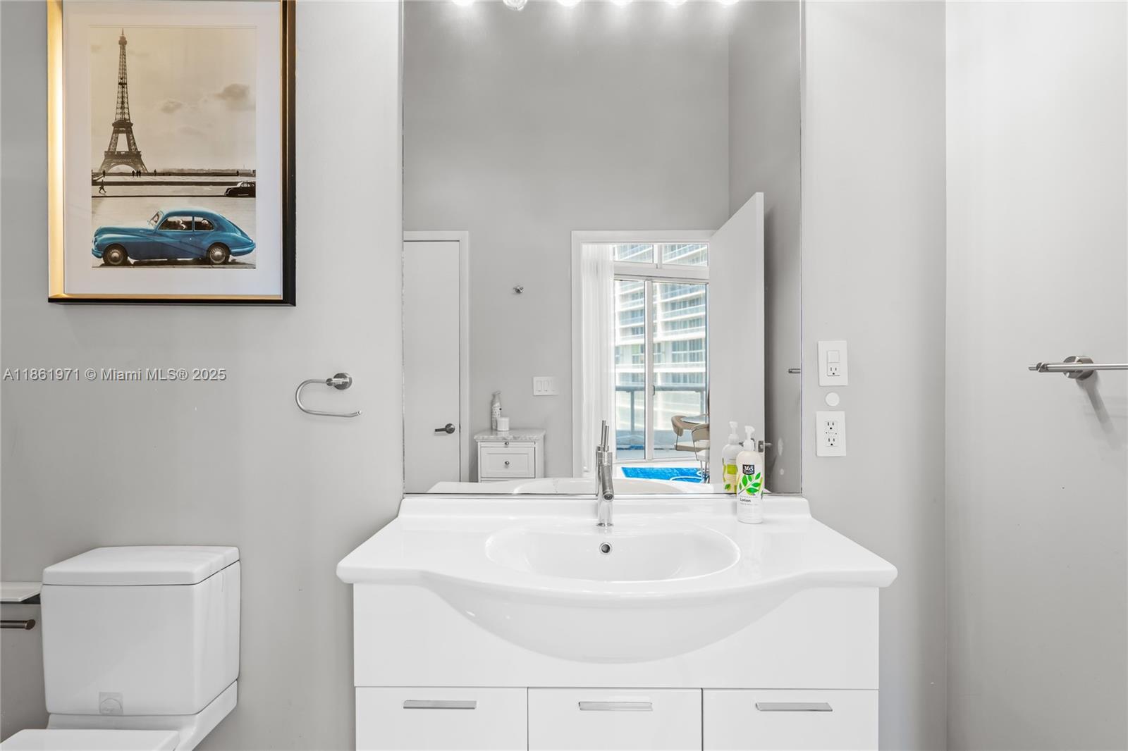 495 Brickell Ave #4104, Miami FL 33131