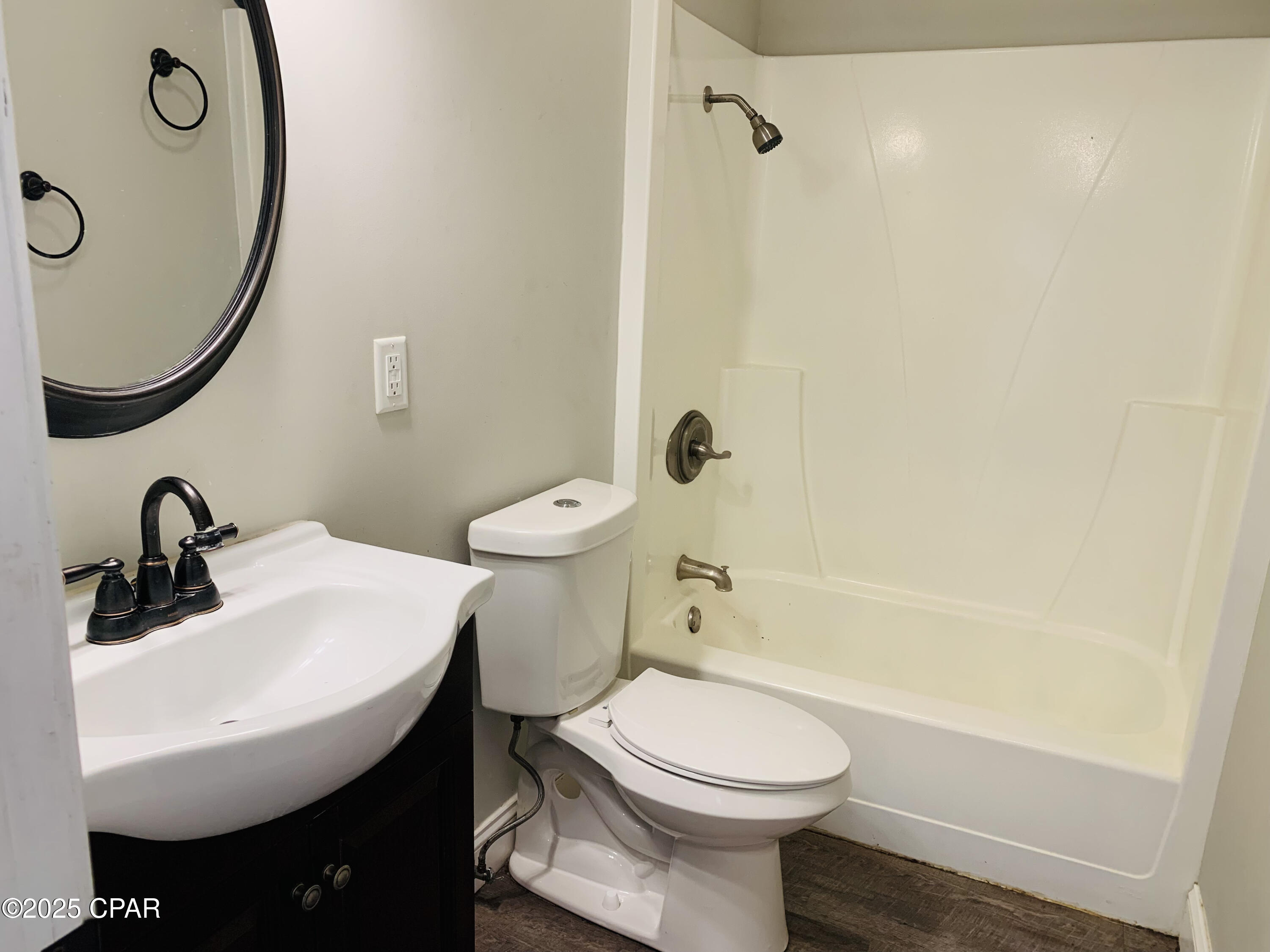 8oiuxag0 Ekeqp37mcvn_qyydmvgcopbejcbc55sm54