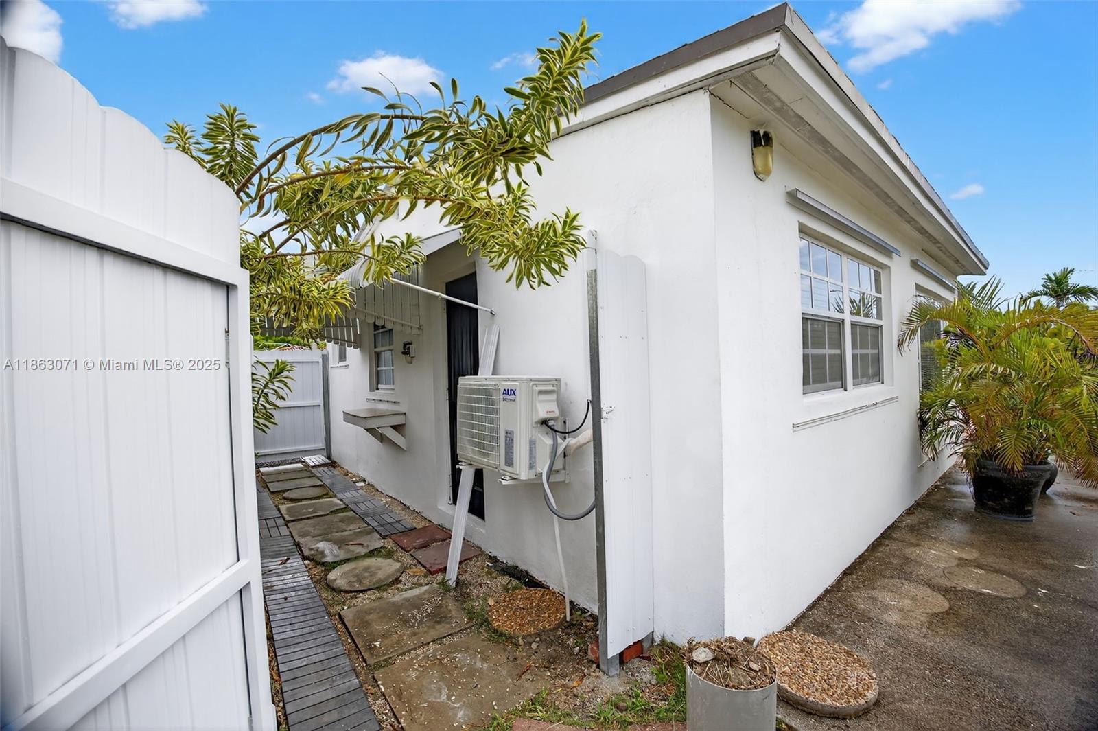 Property photo # 0