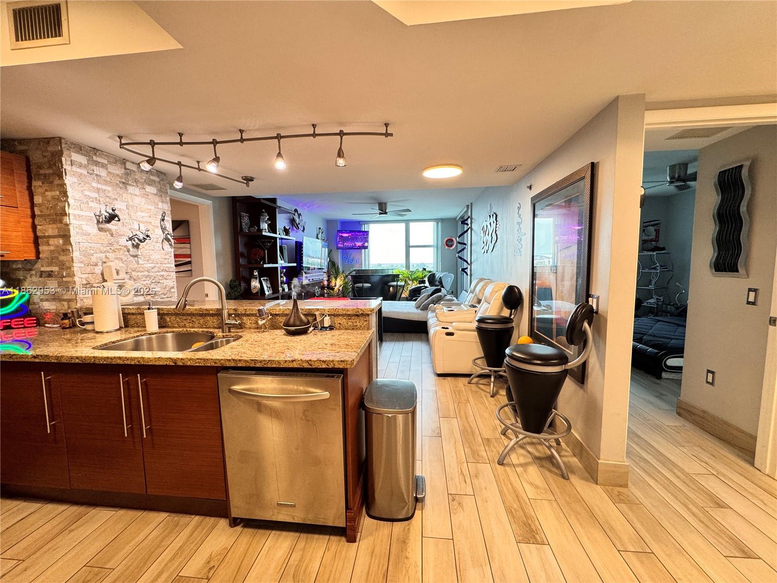 Property photo # 0