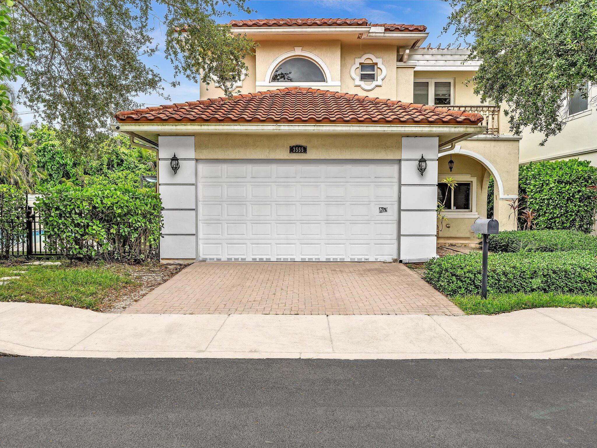 3555 Forest View Circle, Dania Beach, Florida 33312