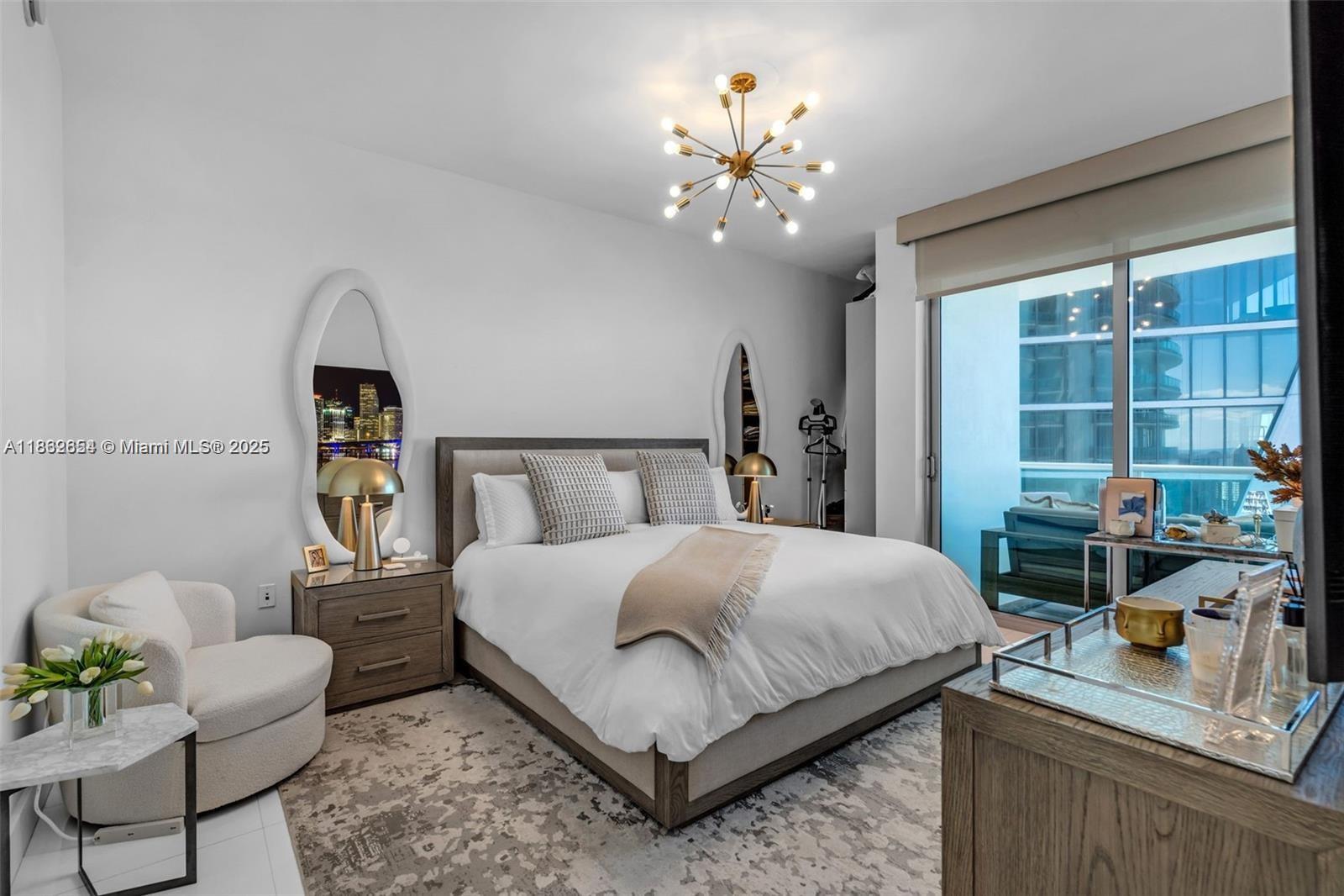 900 Biscayne Blvd #5208, Miami FL 33132