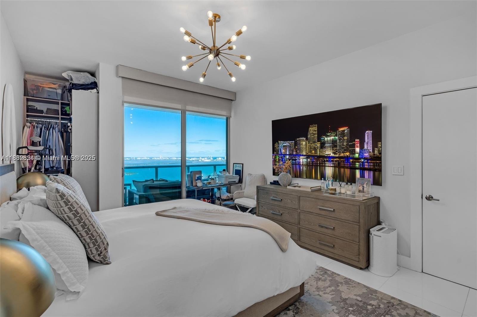 900 Biscayne Blvd #5208, Miami FL 33132