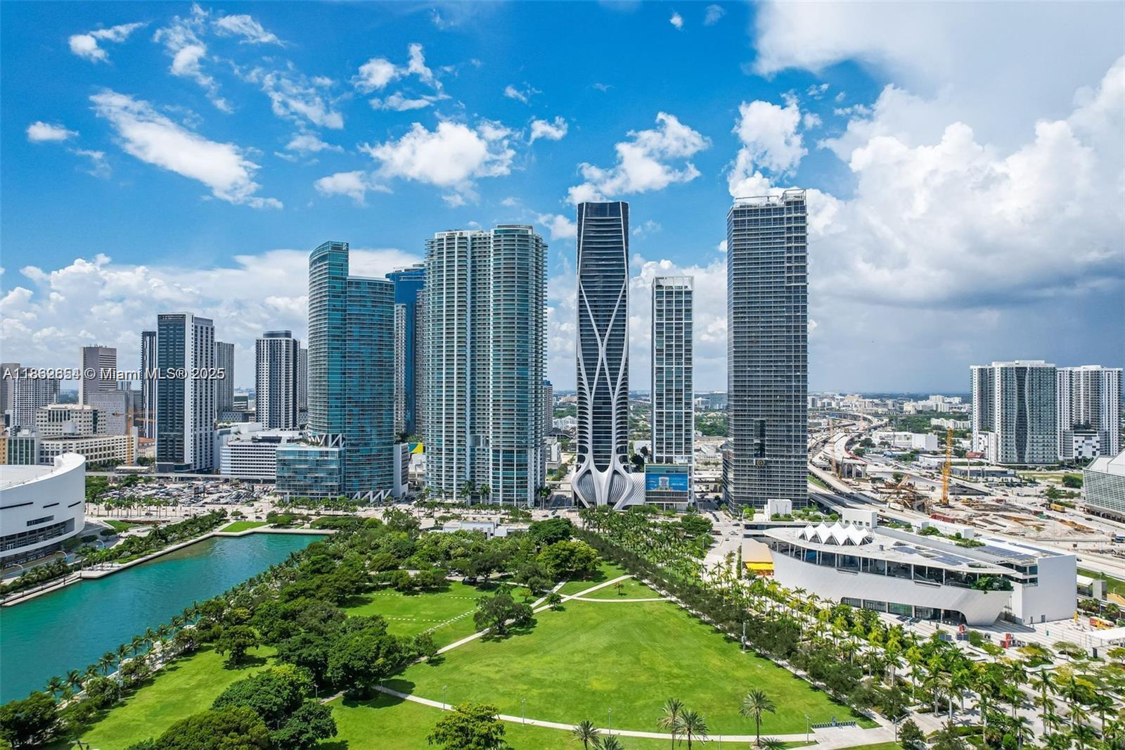 900 Biscayne Blvd #5208, Miami FL 33132
