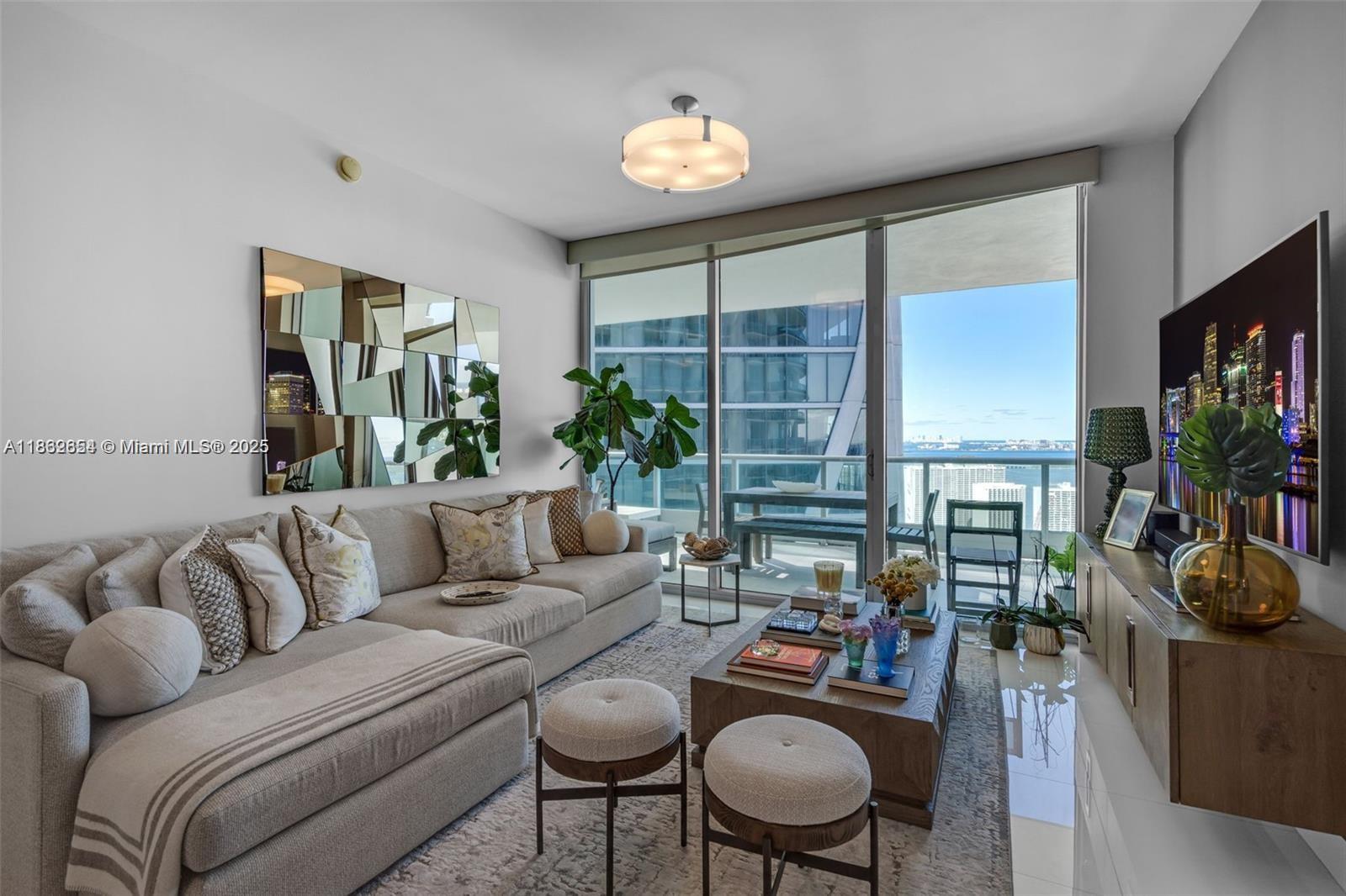 900 Biscayne Blvd #5208, Miami FL 33132