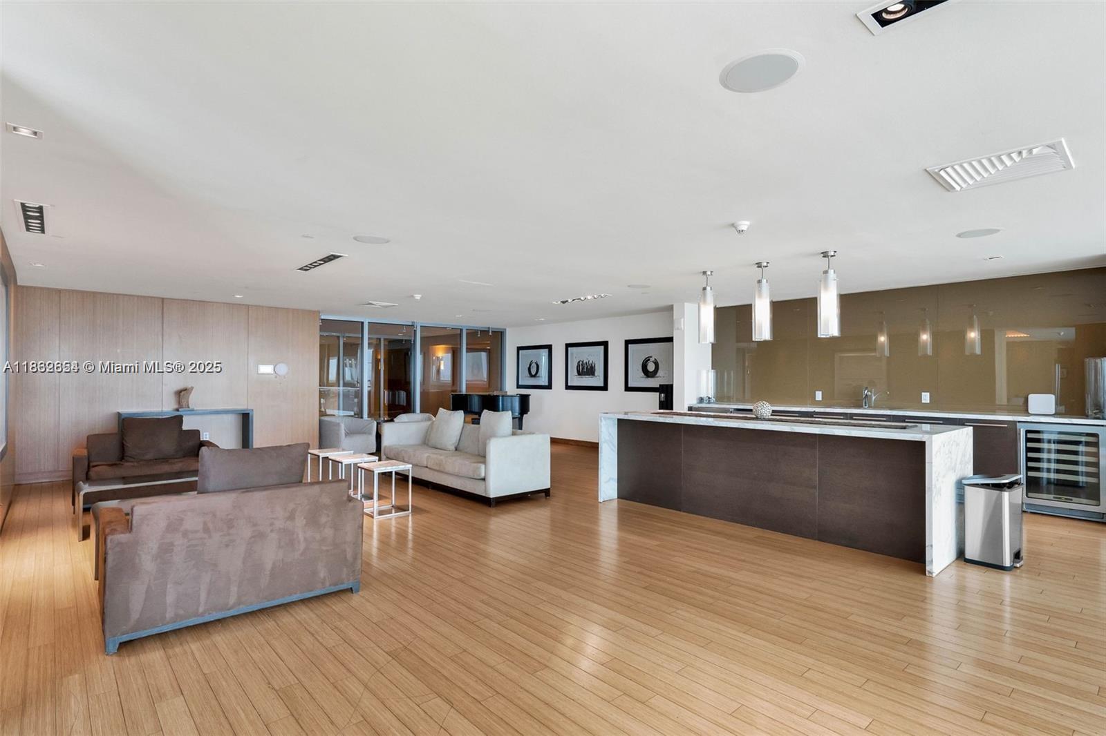 900 Biscayne Blvd #5208, Miami FL 33132
