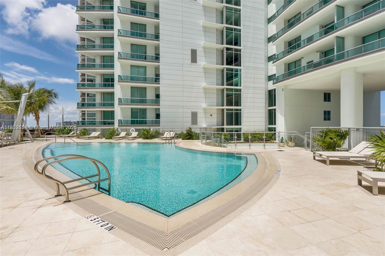 900 Biscayne Blvd #5208, Miami FL 33132