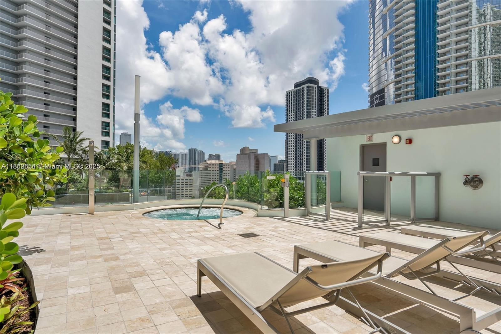 900 Biscayne Blvd #5208, Miami FL 33132