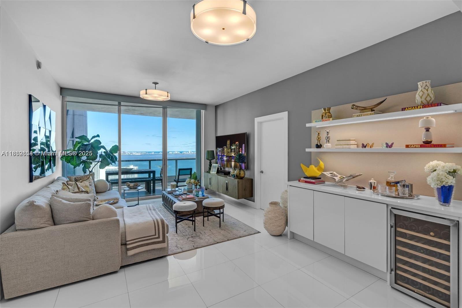 900 Biscayne Blvd #5208, Miami FL 33132