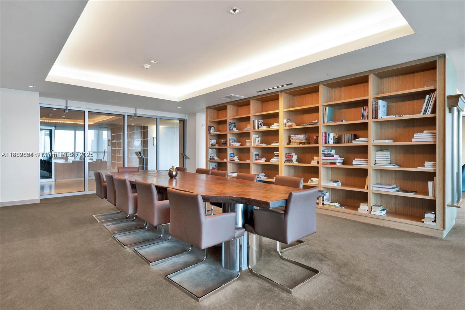 900 Biscayne Blvd #5208, Miami FL 33132