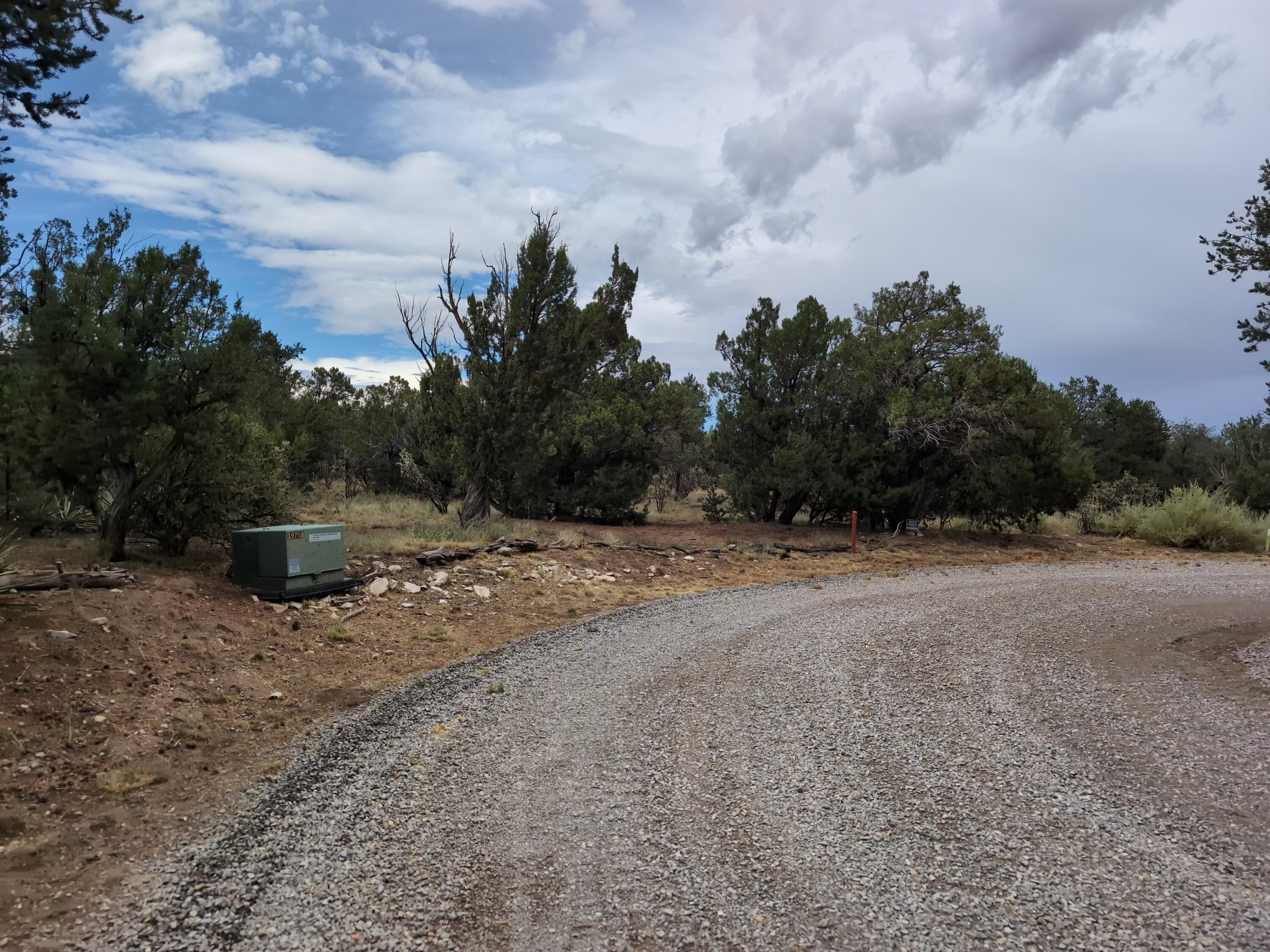 11 Pinon Grande Edgewood, NM 87015