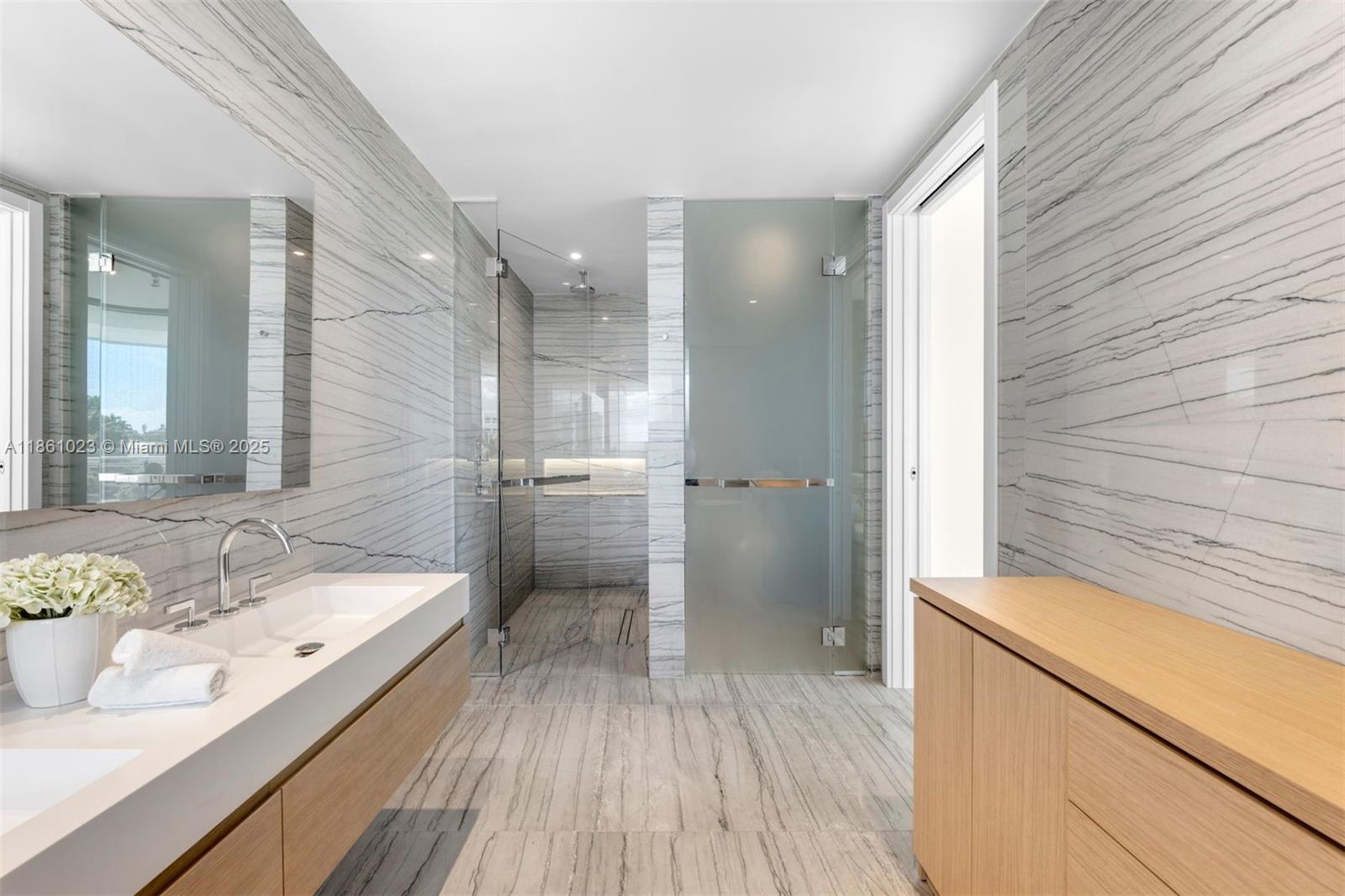 8701 Collins Ave #306, Miami Beach FL 33154