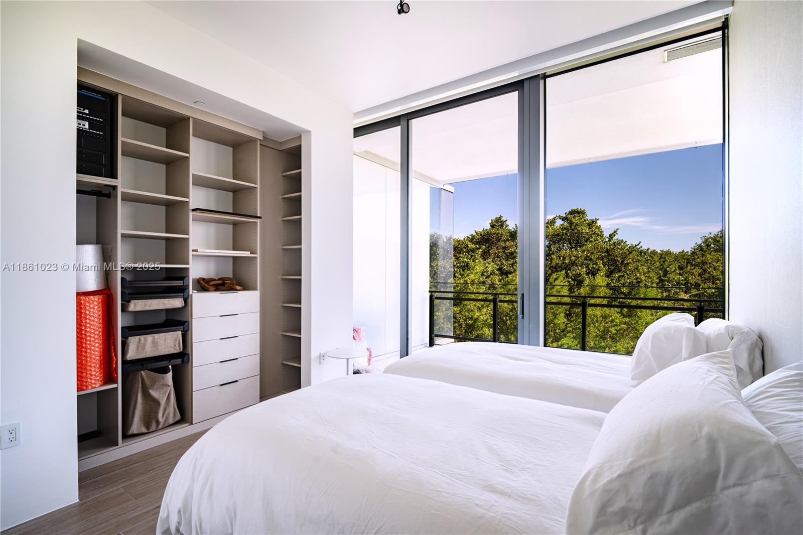 8701 Collins Ave #306, Miami Beach FL 33154