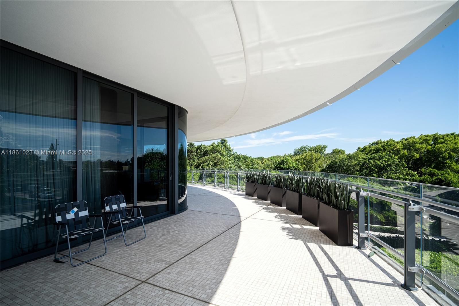 8701 Collins Ave #306, Miami Beach FL 33154