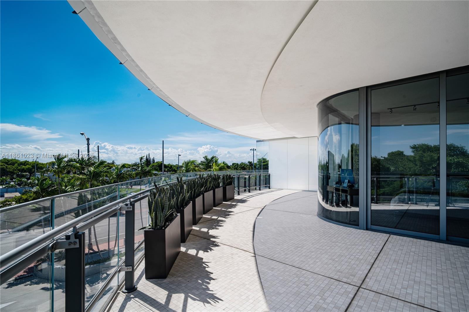 8701 Collins Ave #306, Miami Beach FL 33154