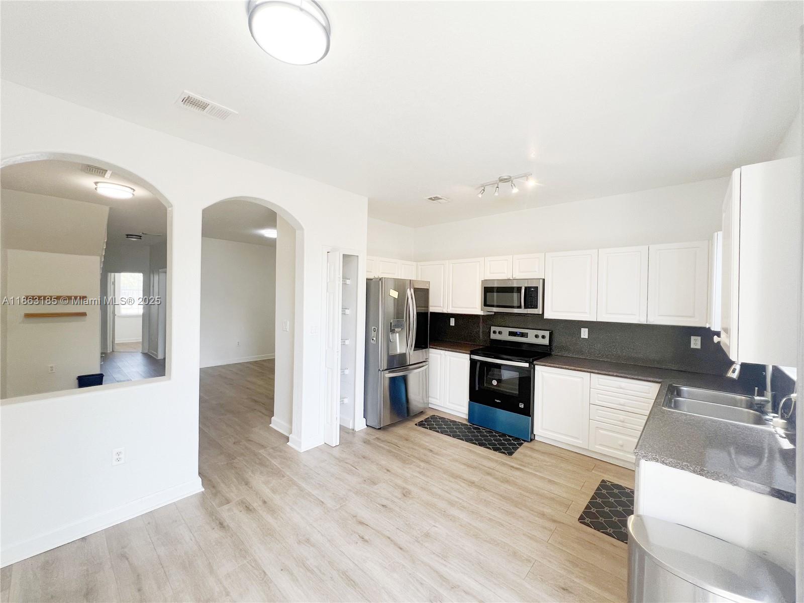 Property photo # 4