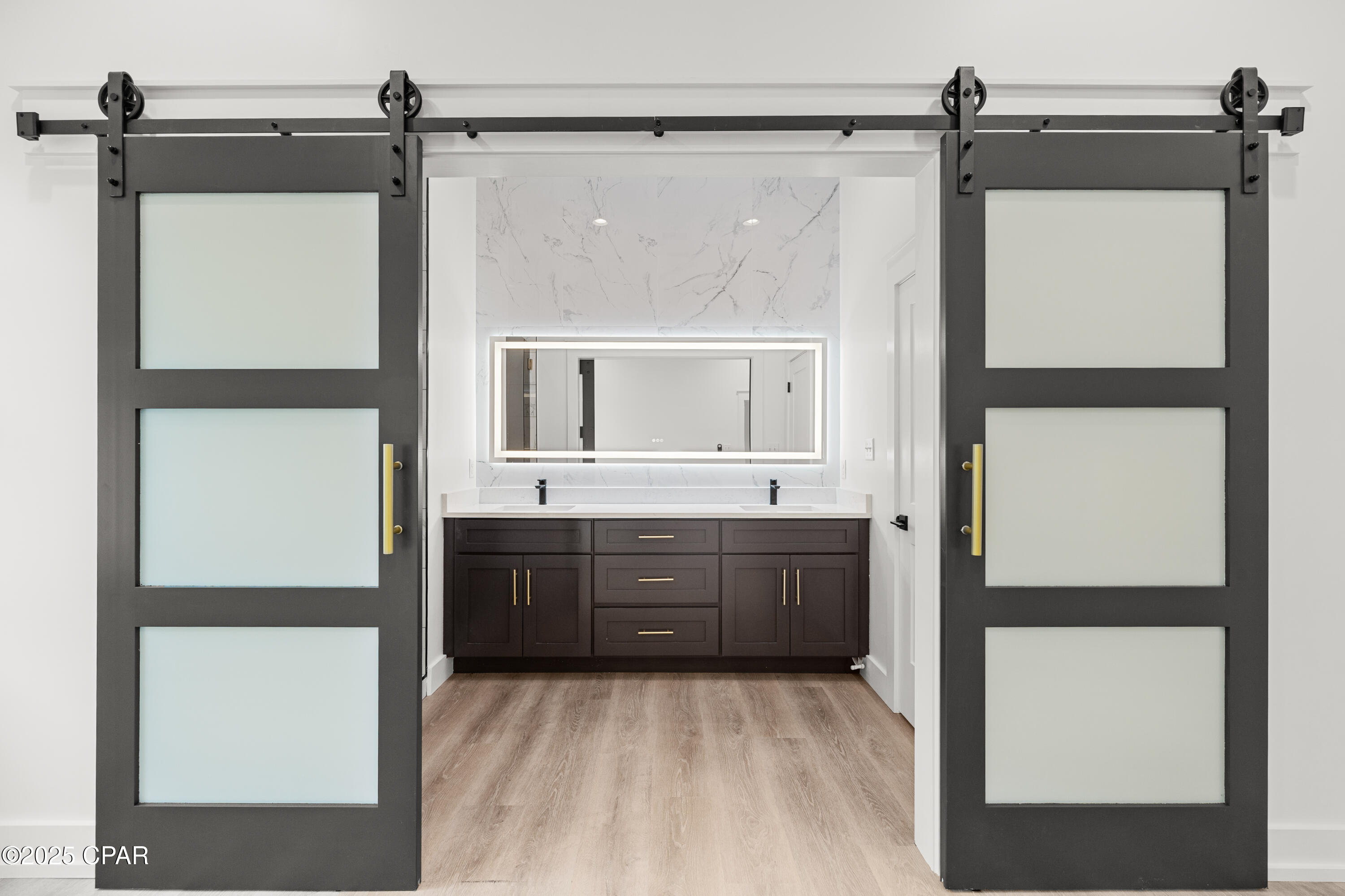 Image 11 For 471 Paradise Boulevard