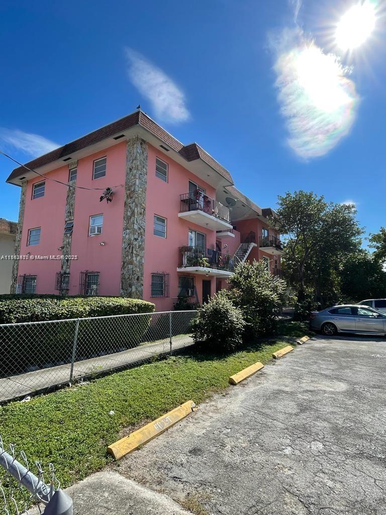 Property photo # 1