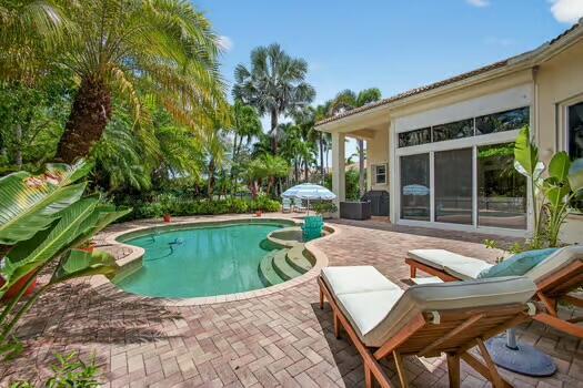 Image to showcase the property located at 802 Floret Drive