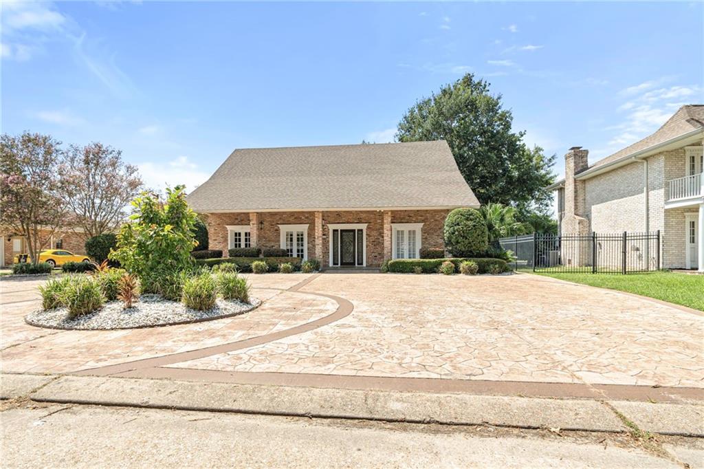 105 CHATEAU LATOUR Drive