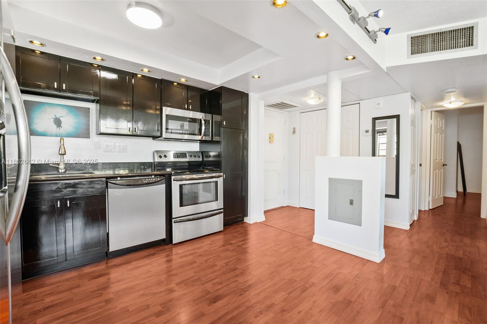 Property photo # 4