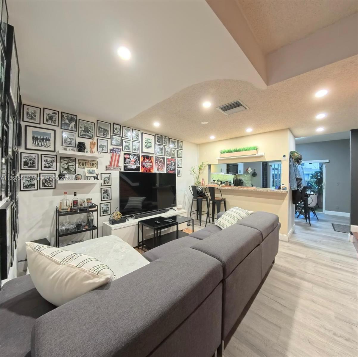 Property photo # 4