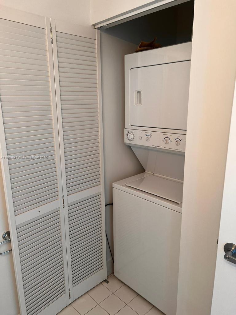 888 Biscayne Blvd #2602, Miami FL 33132