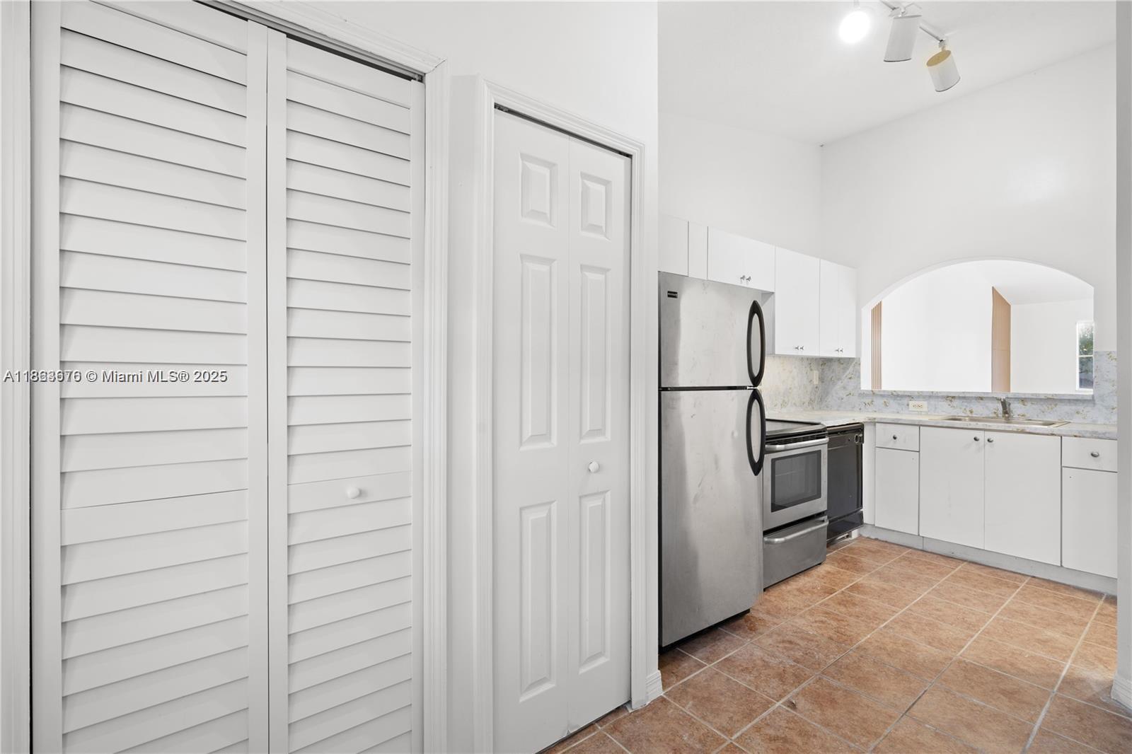 Property photo # 9