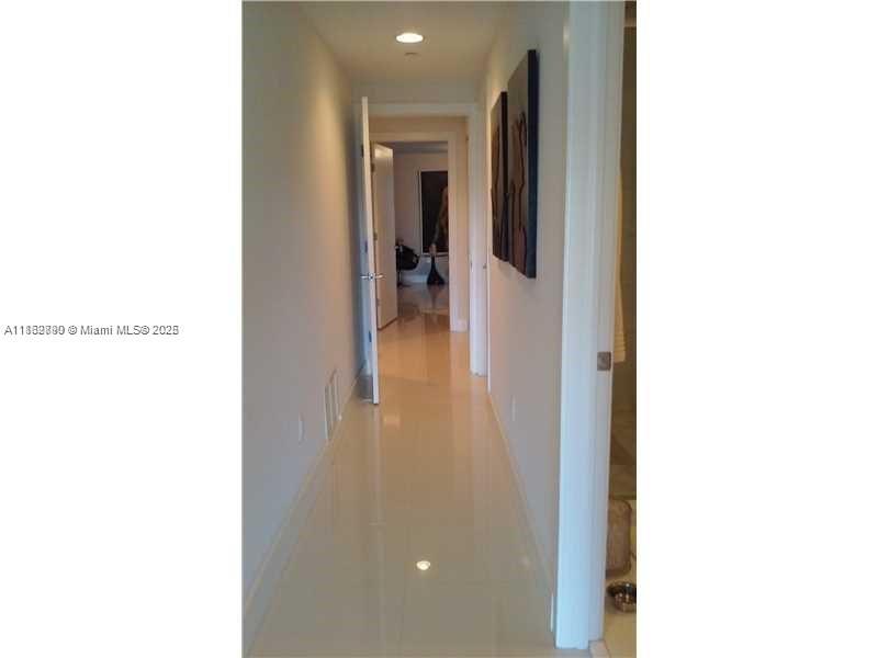 2950 NE 188th St #304, Aventura FL 33180