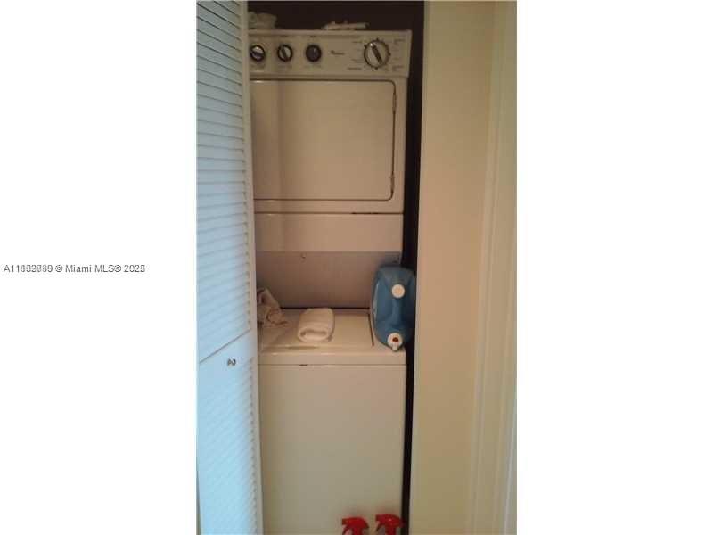 2950 NE 188th St #304, Aventura FL 33180