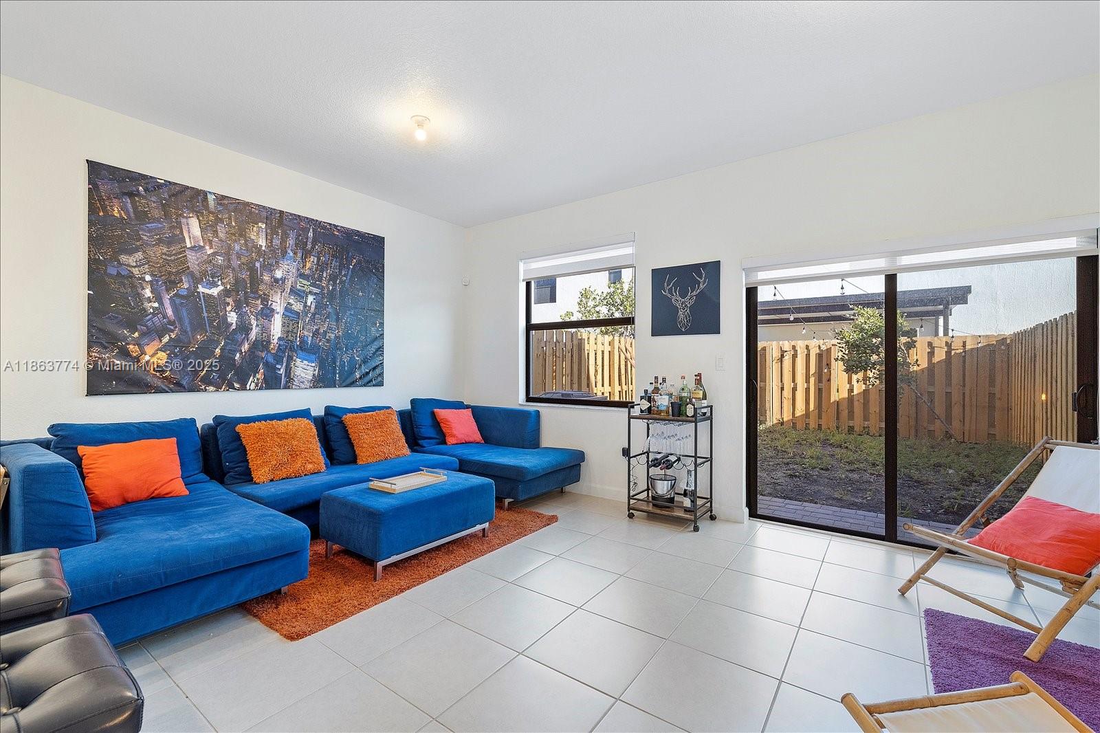 Charming townhouse, built in 2022, offers the perfect blend of modern comfort and cozy elegance Don't miss out on this fantastic opportunity! Townhouse at Siena Reserve , 3 beds & 2,5 baths , stainless appliances, Blinds, washer and dryer