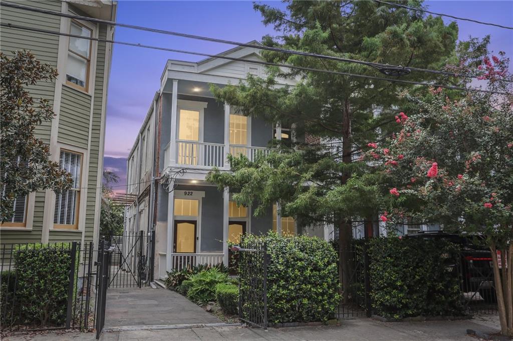 924 MELPOMENE Street