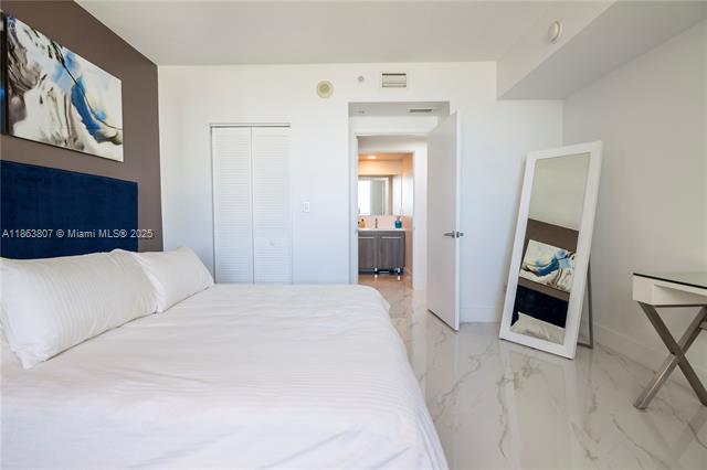 325 S Biscayne Blvd #2624, Miami FL 33131