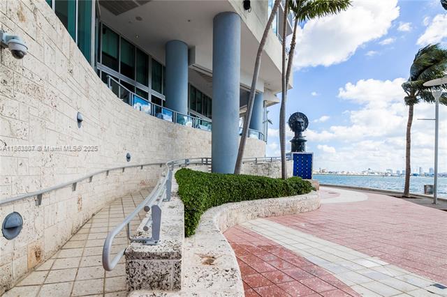 325 S Biscayne Blvd #2624, Miami FL 33131