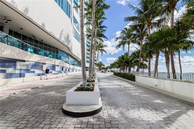 325 S Biscayne Blvd #2624, Miami FL 33131