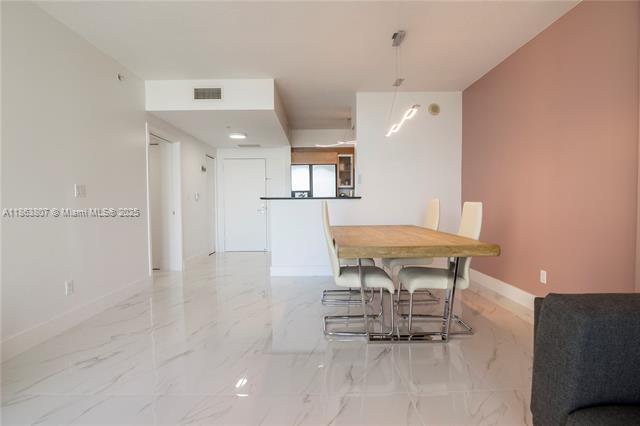 325 S Biscayne Blvd #2624, Miami FL 33131