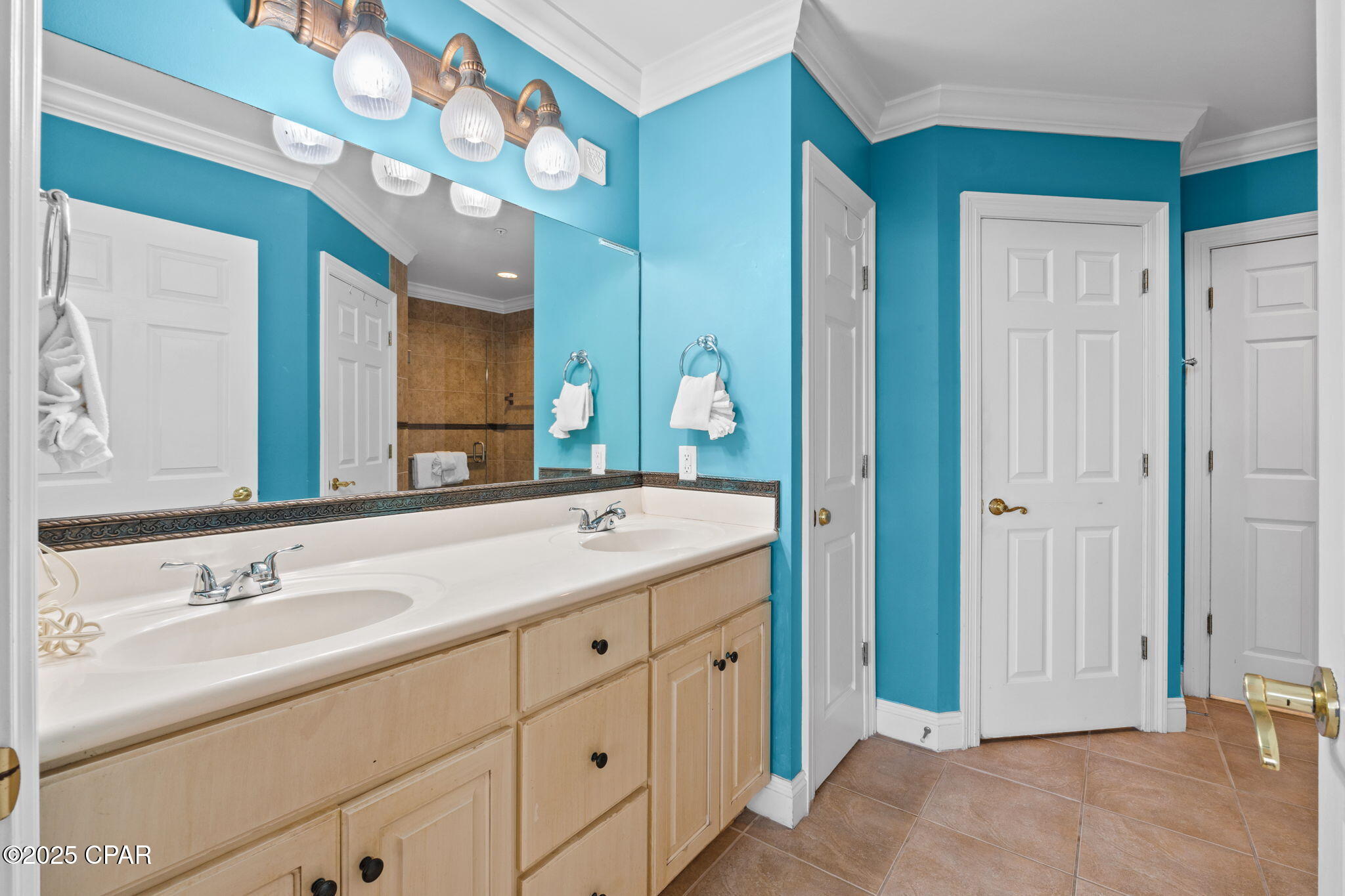 Image 17 For 8715 Surf Drive 102 B