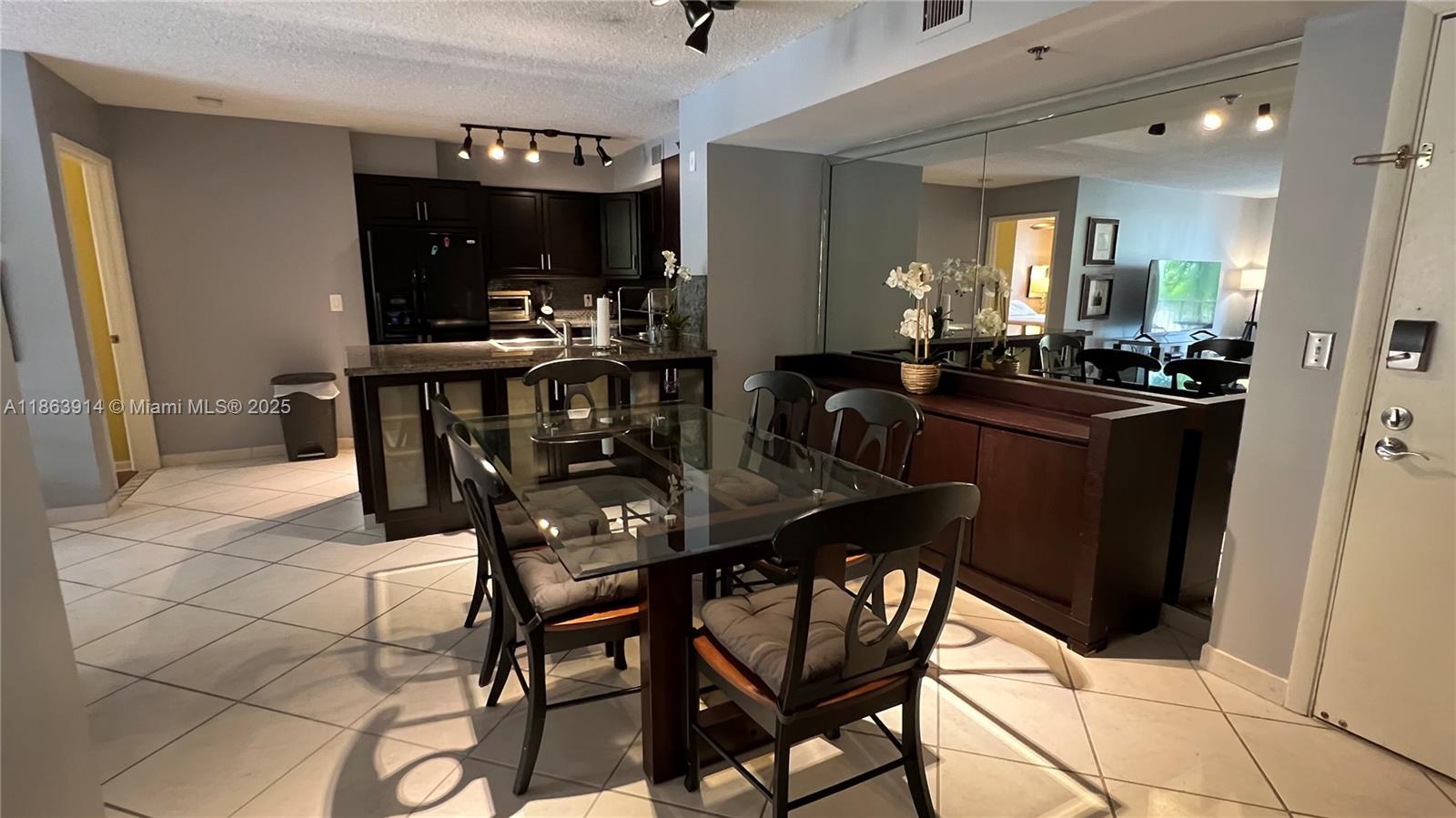 19555 E Country Club Dr #8305, Aventura FL 33180