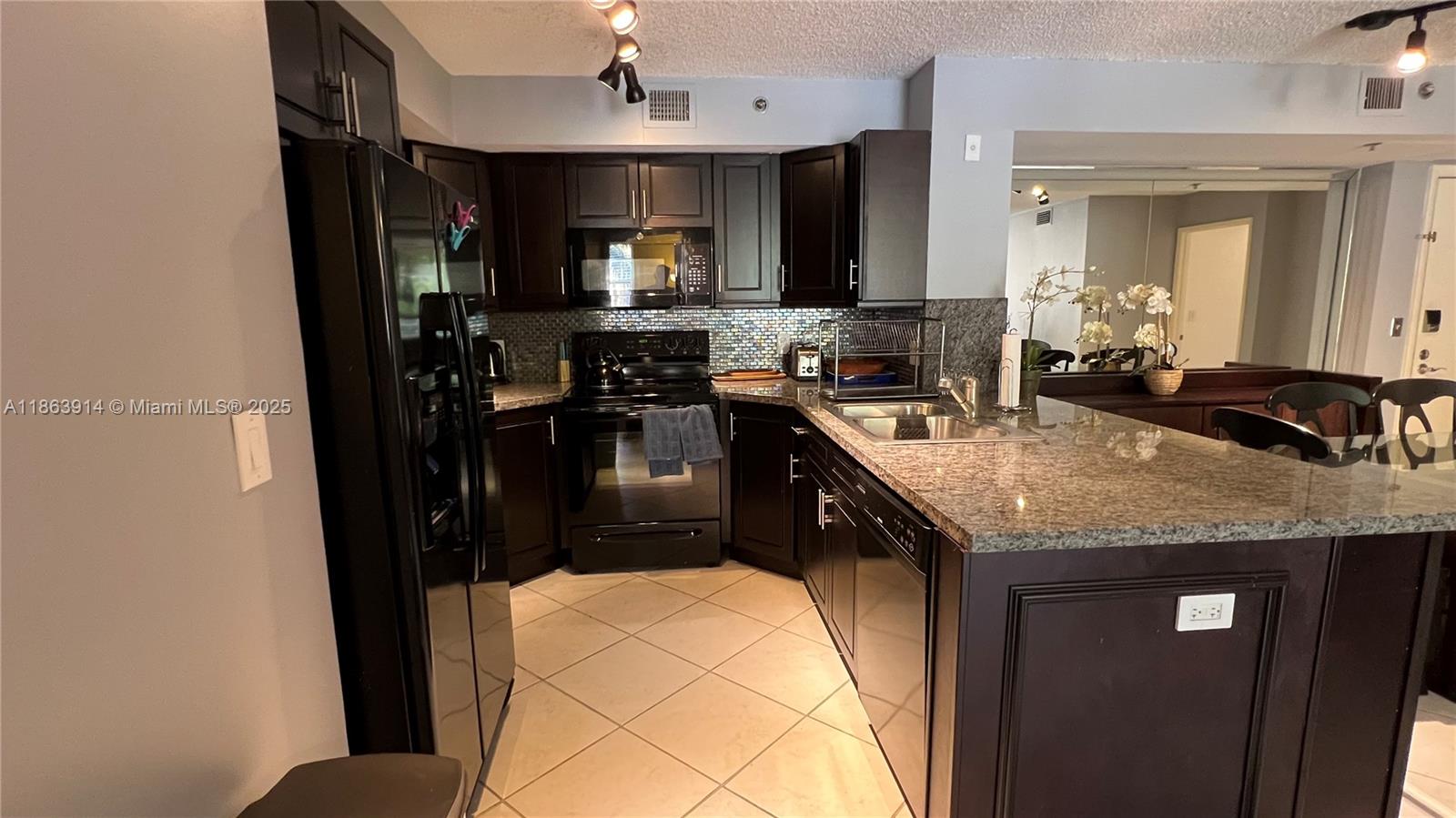 19555 E Country Club Dr #8305, Aventura FL 33180