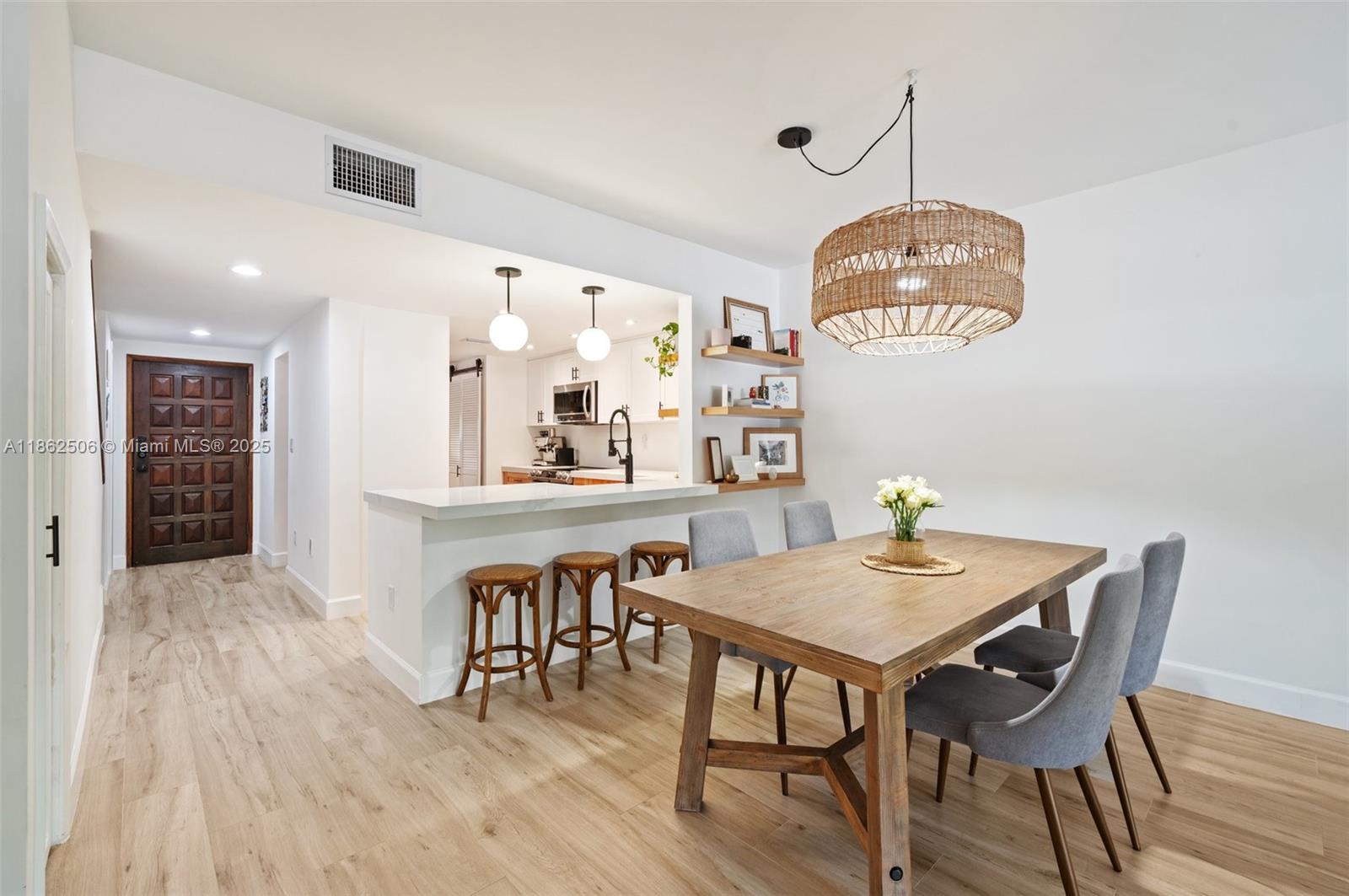 listing main picture