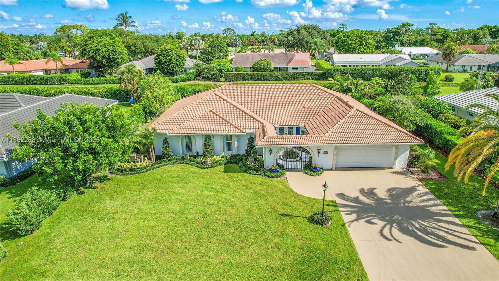 524 Muirfield Dr, Atlantis, Florida 33462