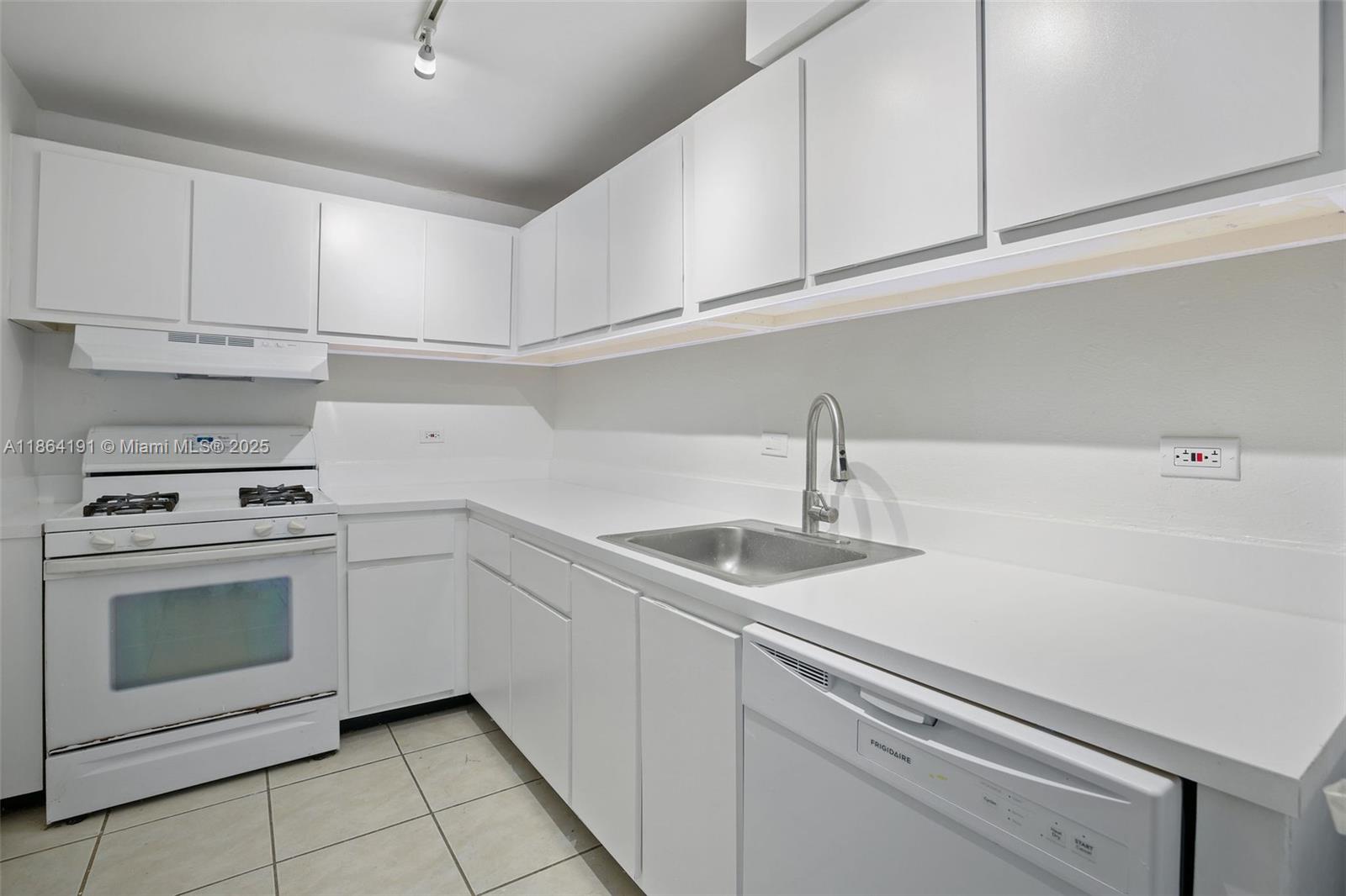 Property photo # 8
