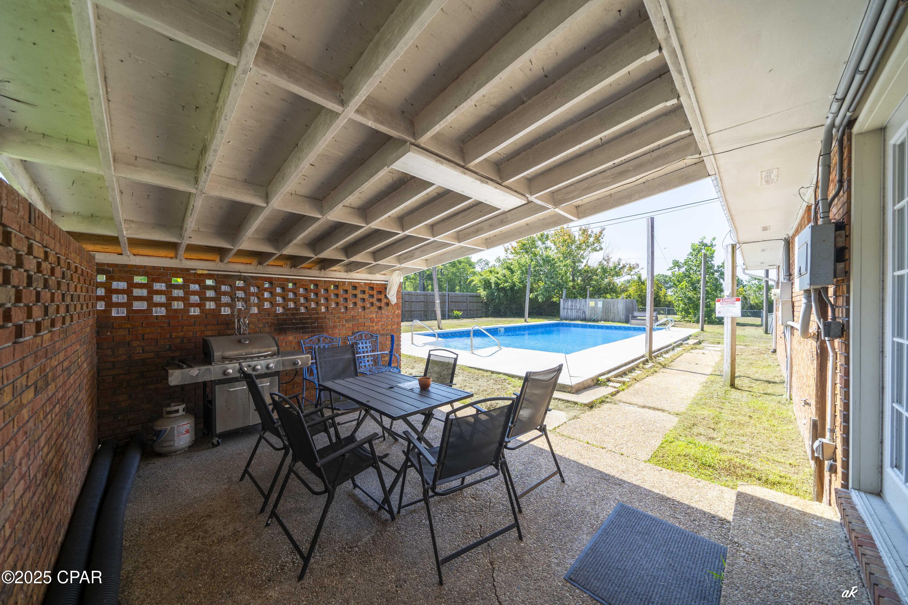 Image 32 For 8211 Laird Street