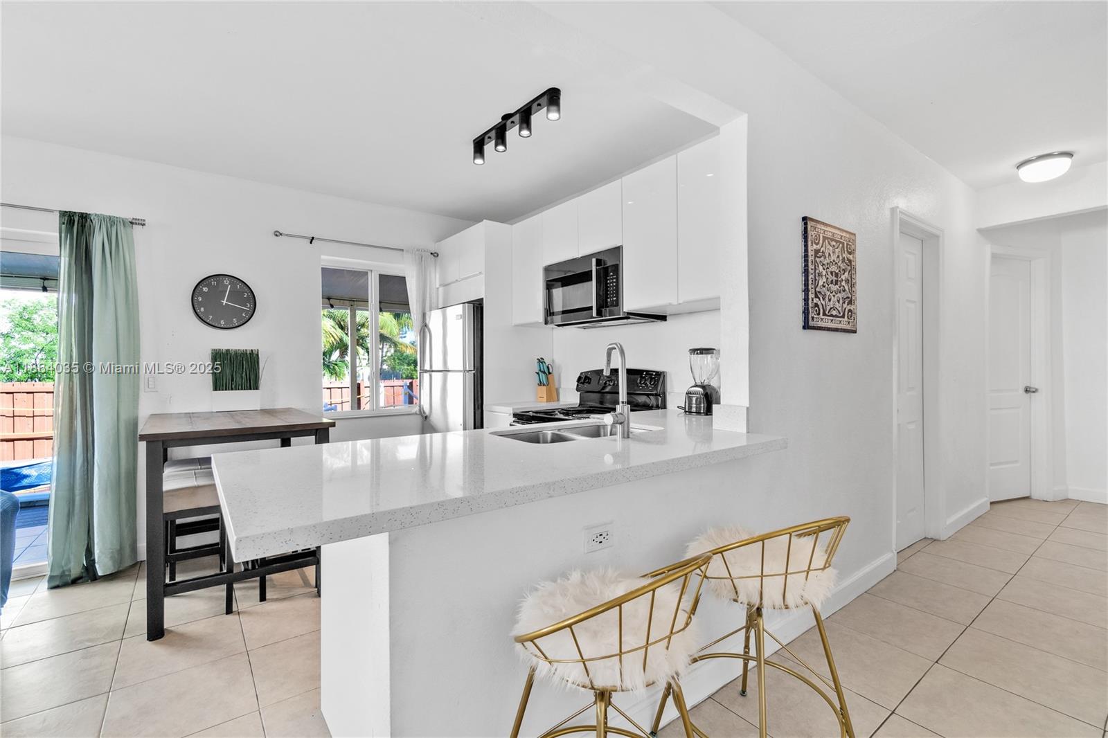 Property photo # 6