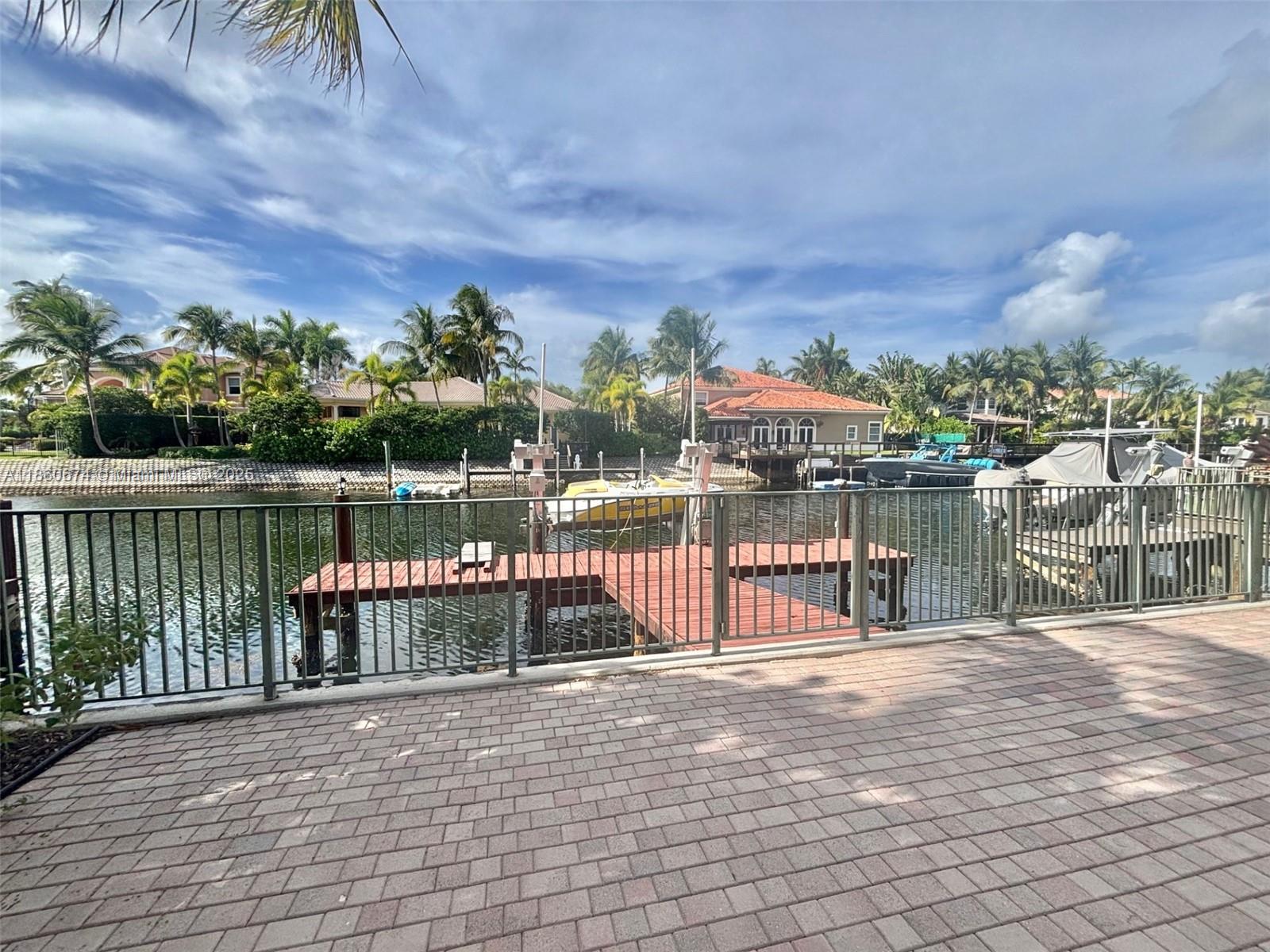 1141 Waterside Ln, Hollywood, Florida 33019