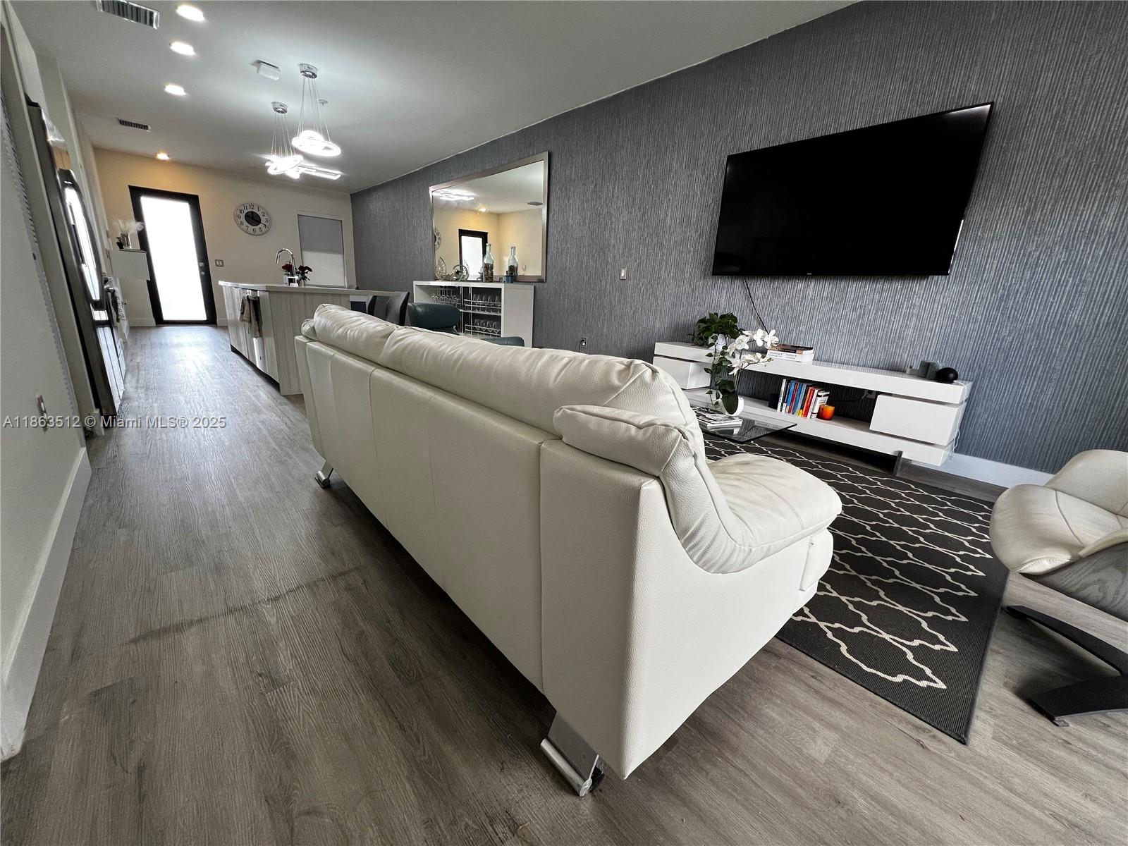 Property photo # 6