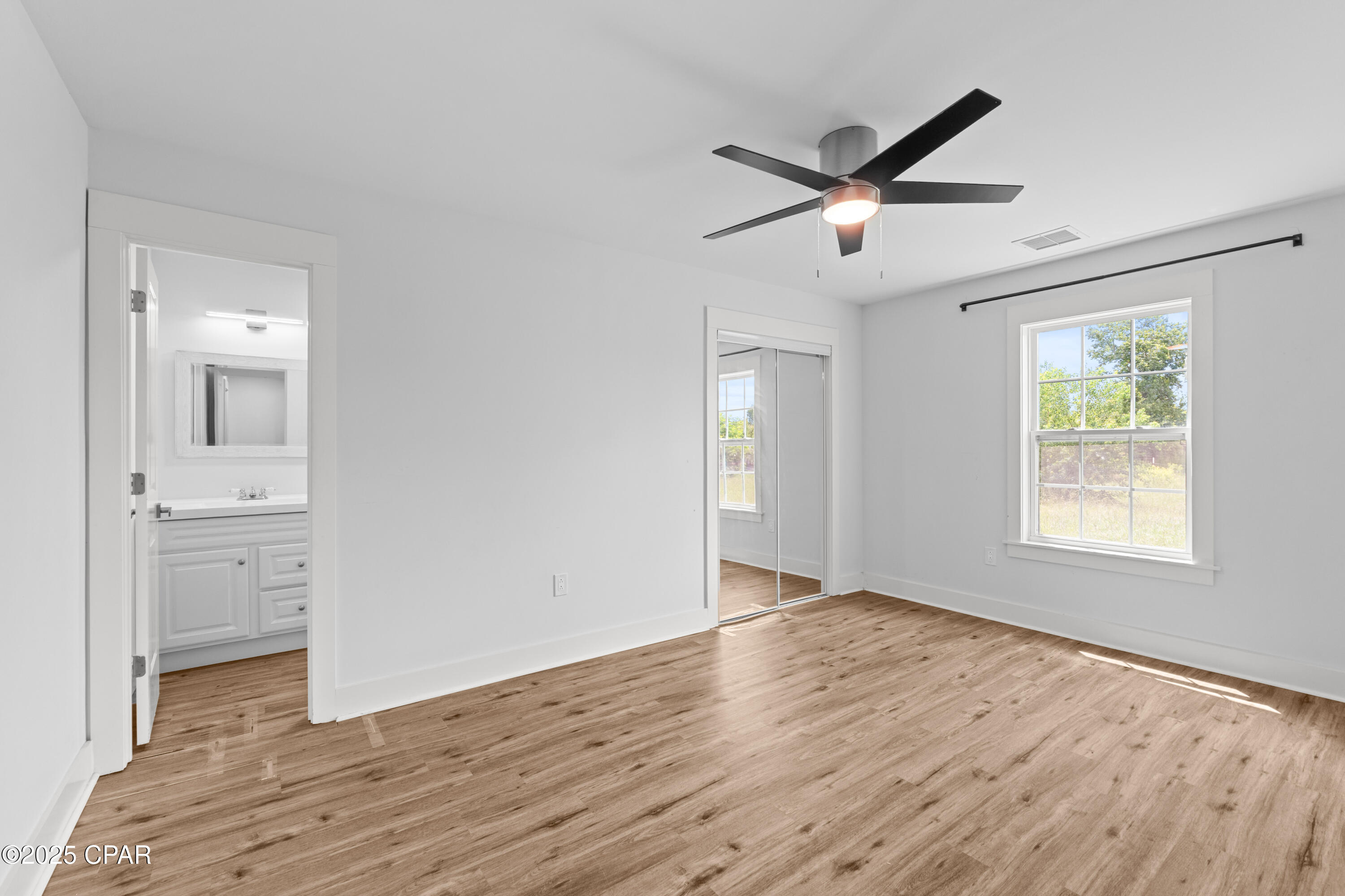 Image 13 For 339 Comet Avenue