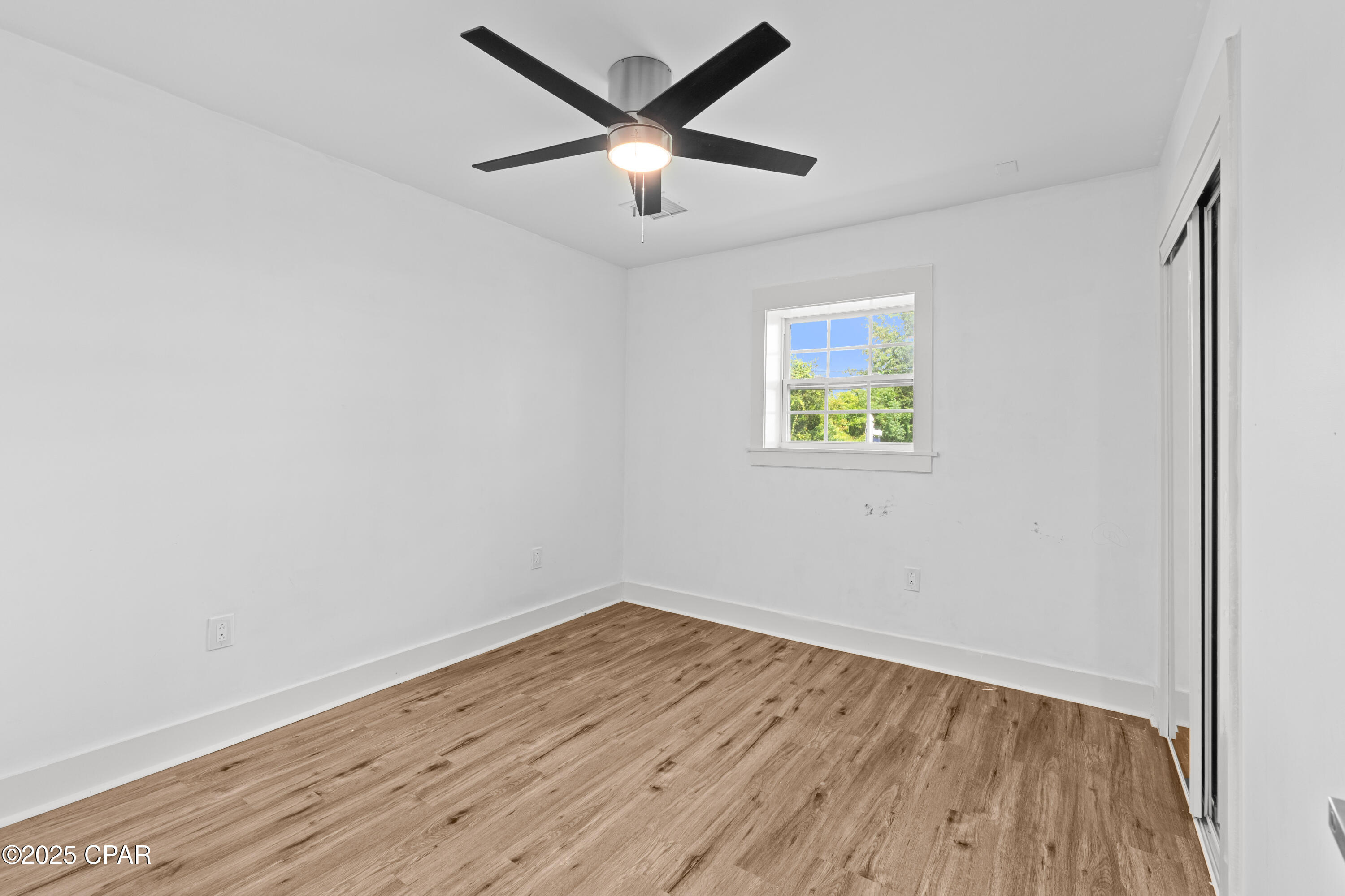 Image 16 For 339 Comet Avenue