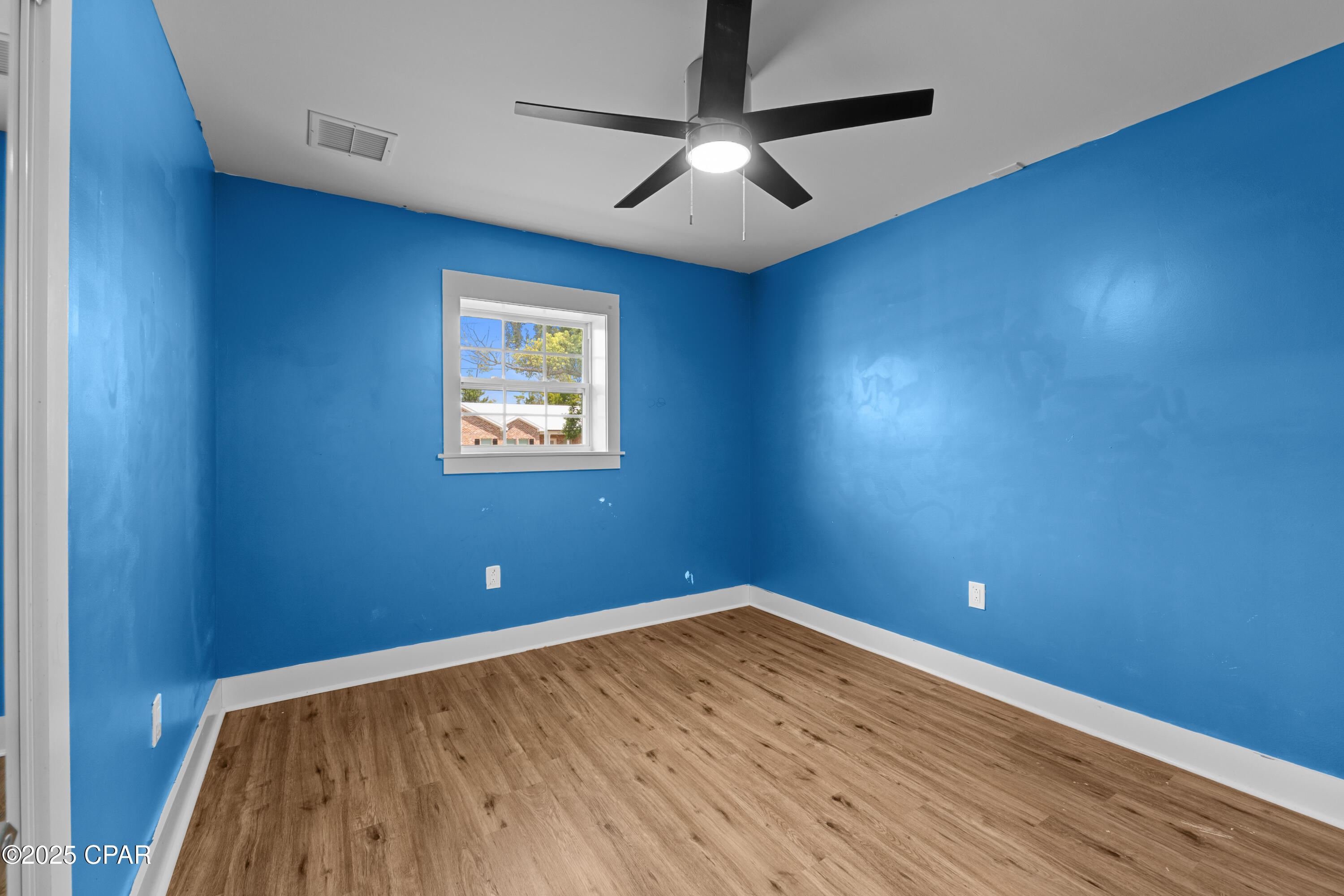 Image 17 For 339 Comet Avenue