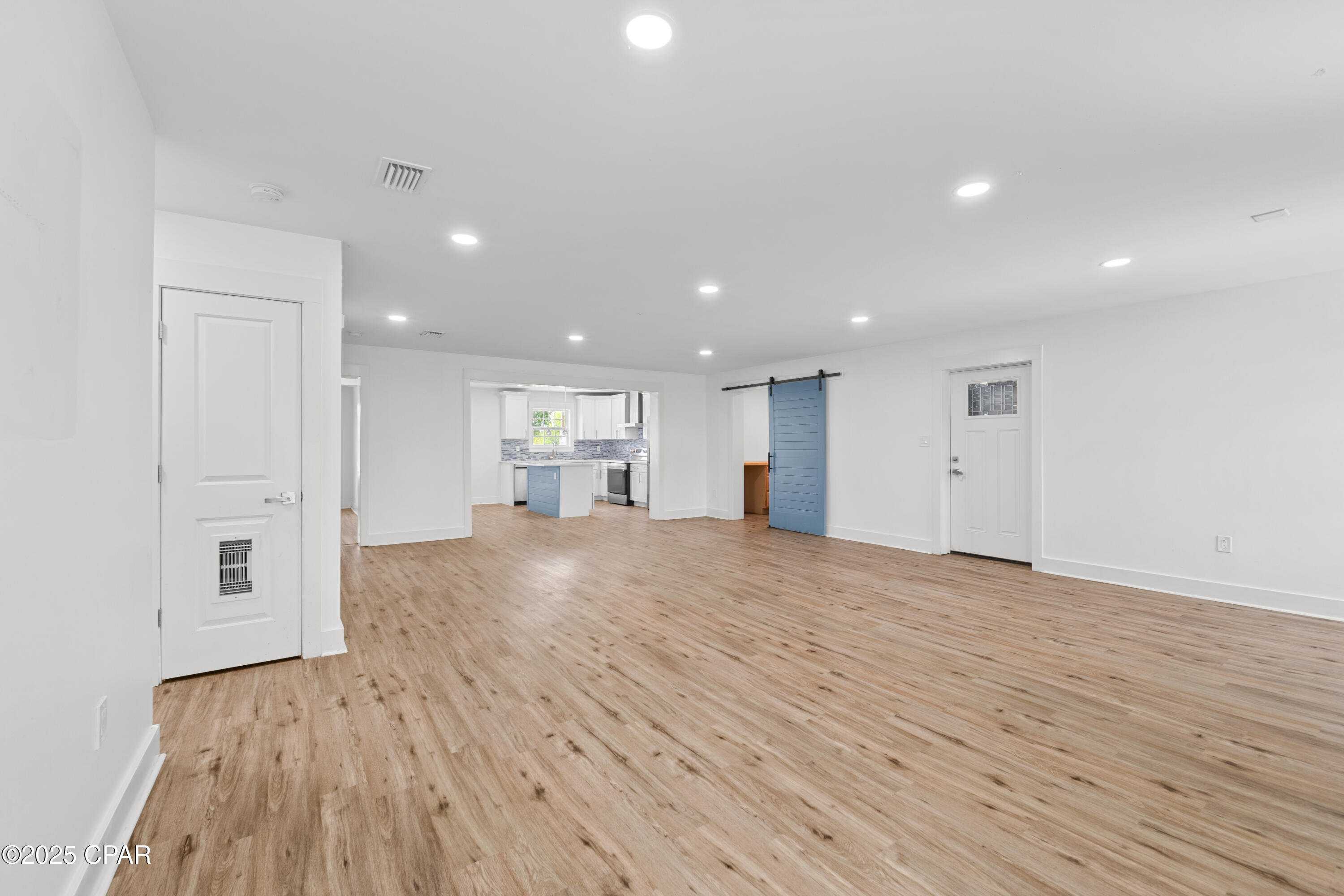 Image 4 For 339 Comet Avenue